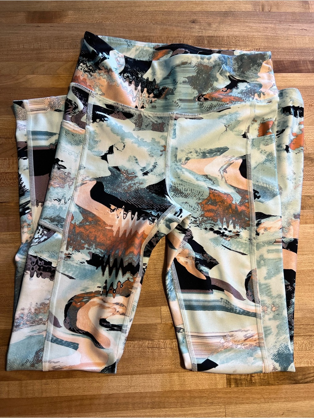 Under Armour Abstract Print Leggings in Pastel Multicolor - Picture 2 of 3